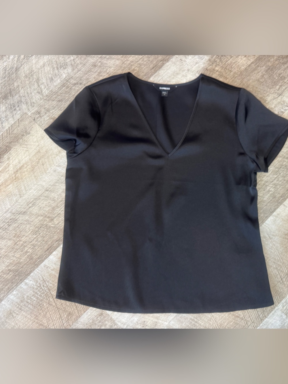 Express Black V-Neck Short Sleeve Blouse - Picture 3 of 8